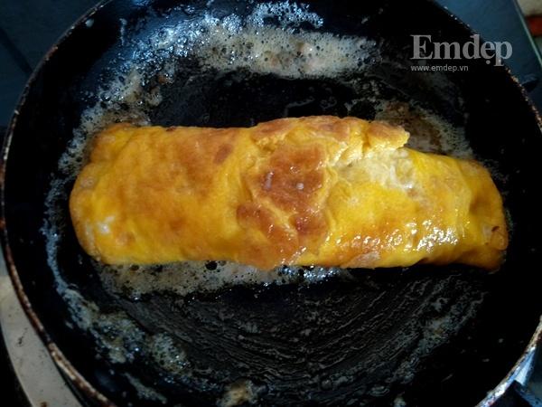 Trứng cuộn chà bông sốt mè rang đơn giản cả nhà xuýt xoa mãi-6