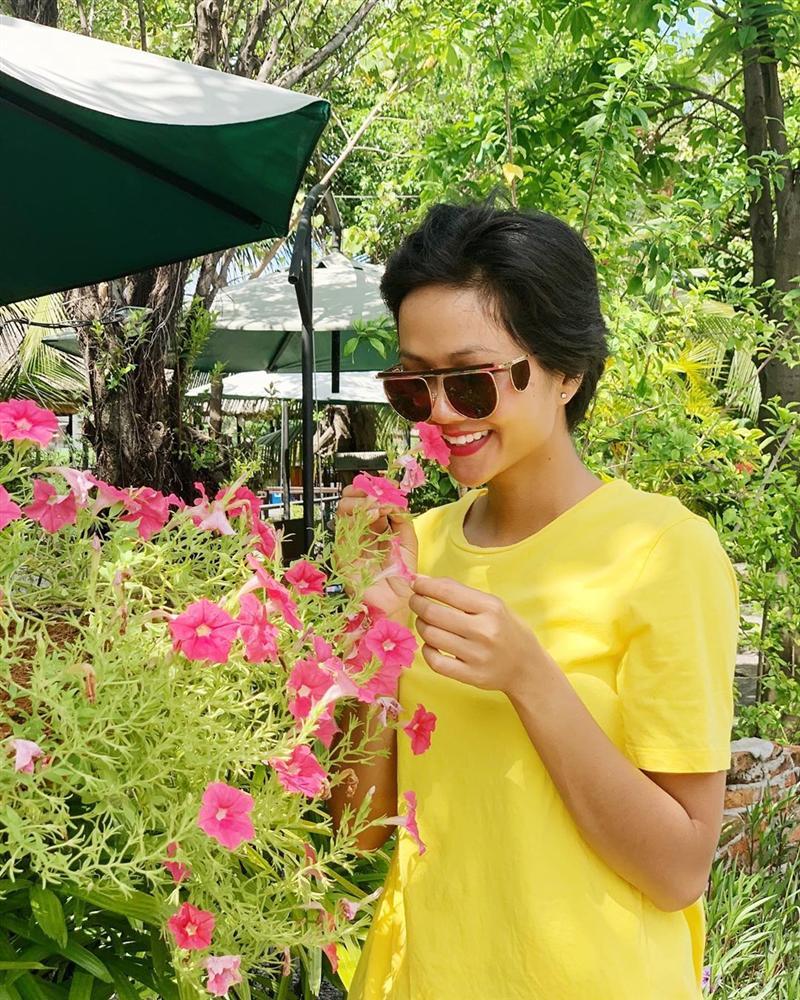 Bản tin Hoa hậu Hoàn vũ 8/6: Tóc tém là thương hiệu của HHen Niê nhưng có vẻ cô ấy đang dần mất chất-1