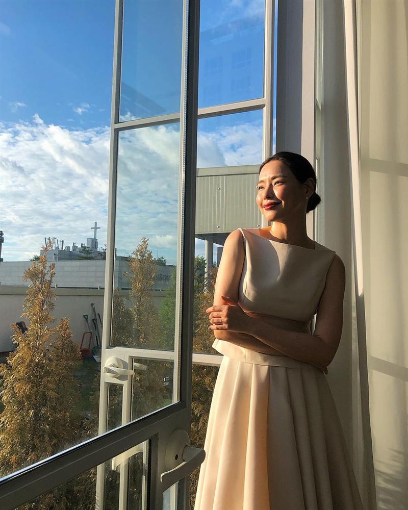 Bản tin Hoa hậu Hoàn vũ 8/6: Tóc tém là thương hiệu của HHen Niê nhưng có vẻ cô ấy đang dần mất chất-8