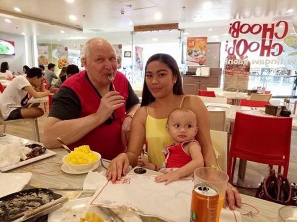 Cặp đôi ông cháu chênh 48 tuổi tiết lộ cuộc sống sau 4 năm kết hôn-2