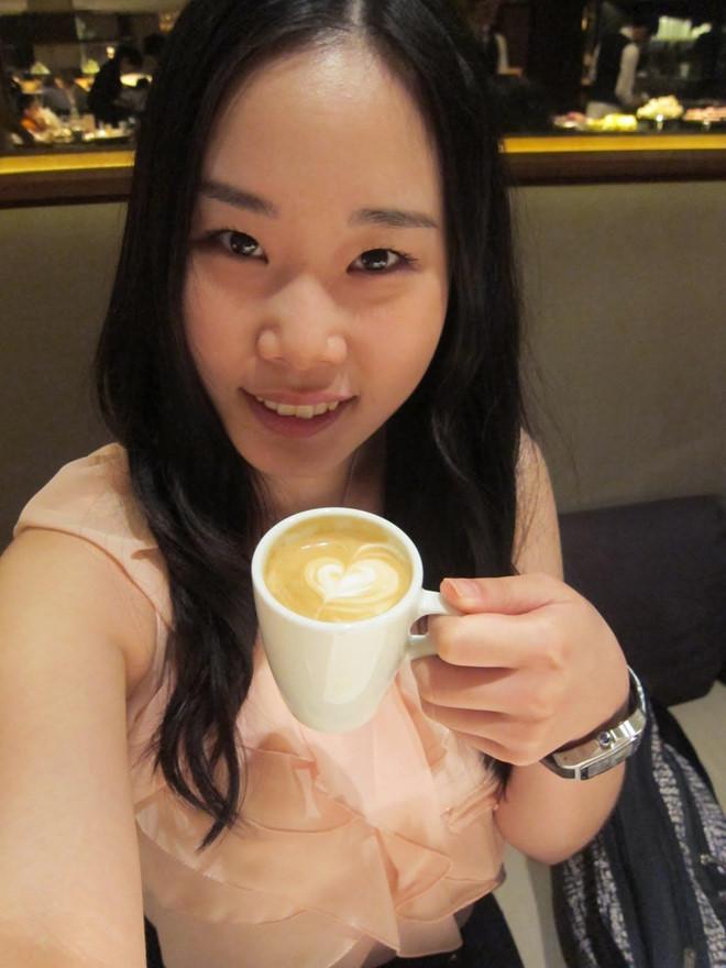 Quá khứ đình đám của nữ ca sĩ 9X cưới đại gia 71 tuổi-5