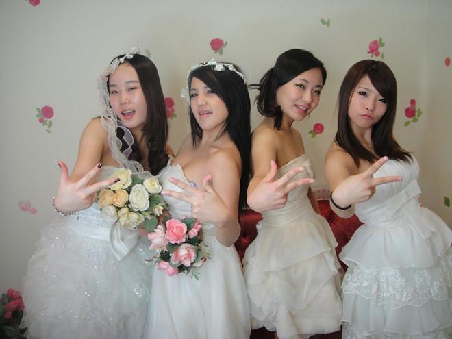 Quá khứ đình đám của nữ ca sĩ 9X cưới đại gia 71 tuổi-8