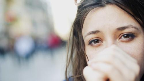 Đêm tân hôn, tôi bị chồng tát cháy má vì dòng chữ trên chiếc phong bì-2