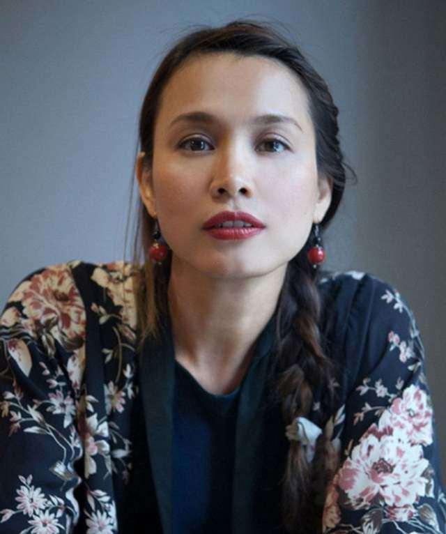 Từng bị chê tơi tả khi mới đăng quang, nhan sắc nàng Hoa hậu lệch chuẩn hiện tại ra sao?-3