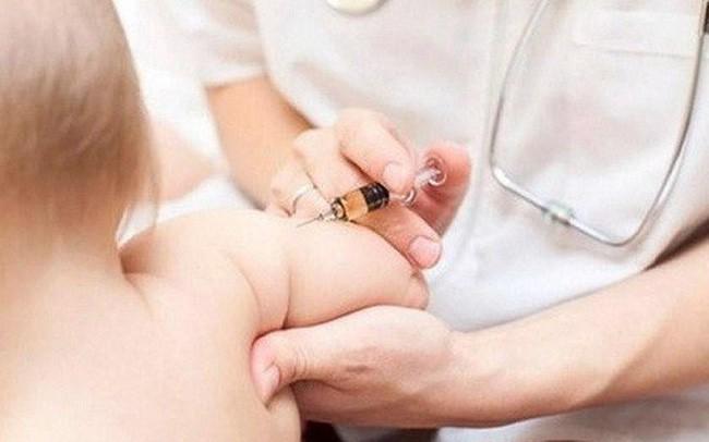 Làm rõ nguyên nhân bé 3 tháng tuổi tử vong sau tiêm vắc xin ComBe Five-1