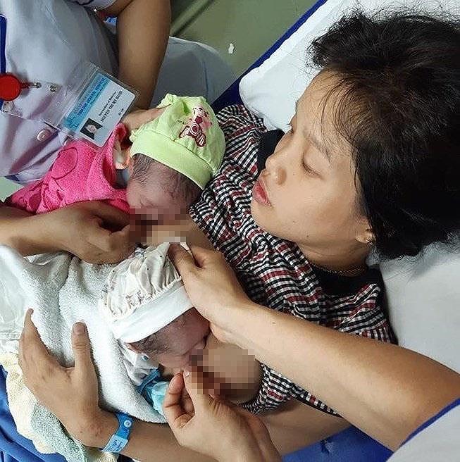 Quảng Nam: Hy hữu mẹ mang thai đôi sinh ở toilet-1