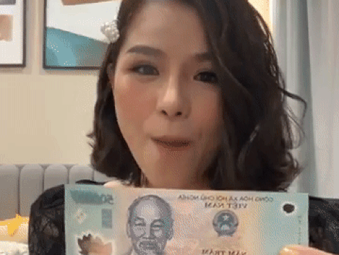 Nữ MC bị tố thanh lý váy hiệu nửa triệu như giẻ lau: '500 nghìn không bằng một bữa ăn sáng của tôi'