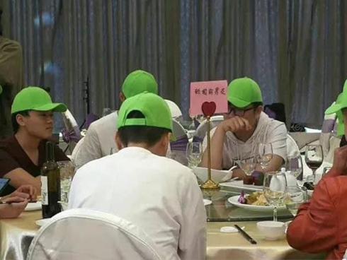 Ca sĩ Hoàng Bách thừa nhận yêu vợ 2 tháng đã nhiều lần ngủ chung nhưng kiêng tận 1 năm chưa dám làm gì vì lý do này...-11