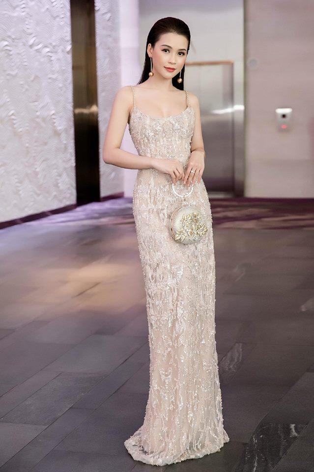 Chỉ cao chưa đầy 1m6, đây là bí mật giúp Sam cao như m8 mỗi lần lên đồ dự thảm đỏ-8