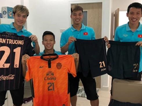 Văn Toàn tung vê lốc cùng 500 anh em đến thăm nhà siêu to siêu khổng lồ của Xuân Trường tại Thái Lan-3