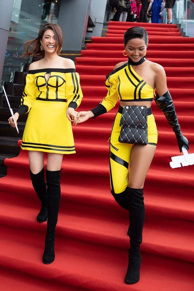 Hương Giang, Sơn Tùng mặc quần một mất một còn bị chê tơi tả nhưng HHen Niê lại được khen tới tấp-1