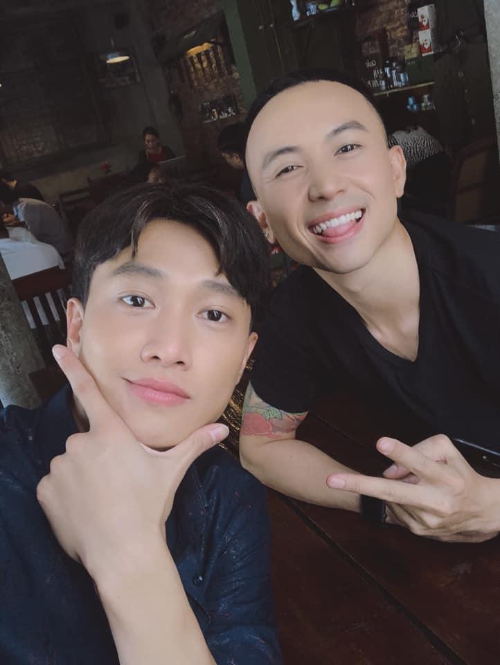 VỠ MỘNG: Quốc Trường lộ ảnh đầu cua mất chất soái ca, nghi vấn đội tóc giả đóng phim Về nhà đi con-3