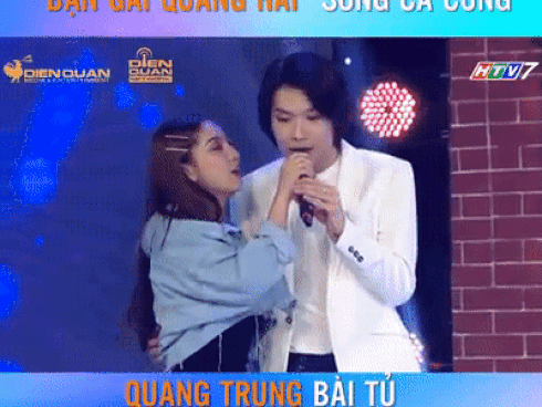 Vắng bạn trai Quang Hải, Nhật Lê tình tứ ôm eo Quang Trung song ca bài tủ 'Mình yêu nhau từ kiếp nào'