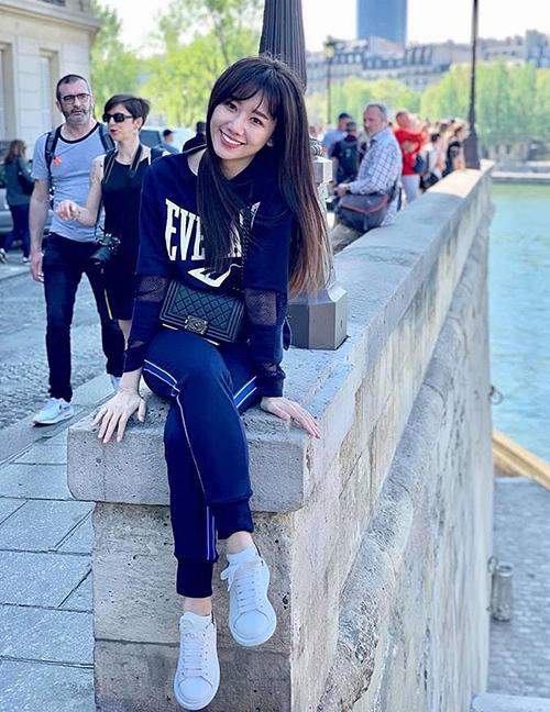 Hari Won bị chê quê dù xách túi trăm triệu đồng-8