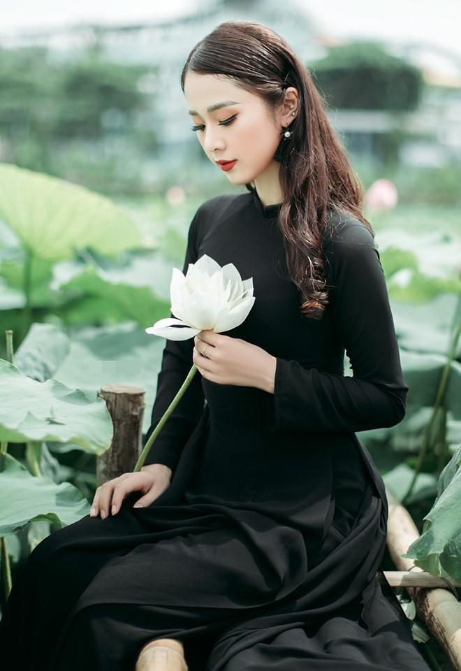 Cô gái Huế và cái yếm sen mùa hạ Văn Học Nghệ Thuật Nhật Báo Văn Hóa Online