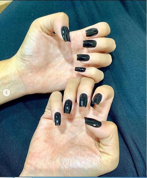 Hoa hậu Kỳ Duyên khiến fans xót xa với bàn tay bong tróc tơi tả vì bốc đất-4