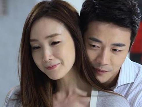 Dựng tóc gáy khi phát hiện một thứ rơi ra từ trong túi xách của người yêu đang sống thử với mình-2