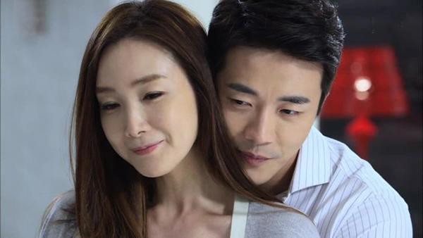 Vợ lén dùng thuốc tránh thai suốt 2 năm, tôi phát điên rồi chua xót khi biết lý do-1