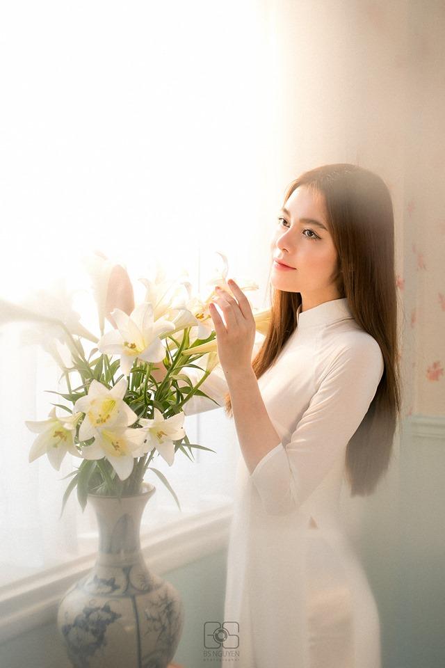 Nhan sắc nóng bỏng của hotgirl lên giường với Vũ trong Về Nhà Đi Con-2