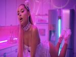 Ariana Grande lại tự phá kỉ lục của chính mình với thành tích siêu 'khủng' chưa từng có trong lịch sử Spotify