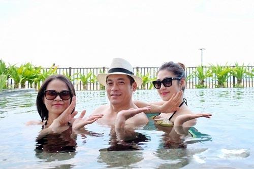 Á hậu Tú Anh: Từ tiểu thư được cưng như trứng mỏng nay trở thành gái một con chỉn chu đến nỗi mẹ đẻ cũng ngỡ ngàng-2