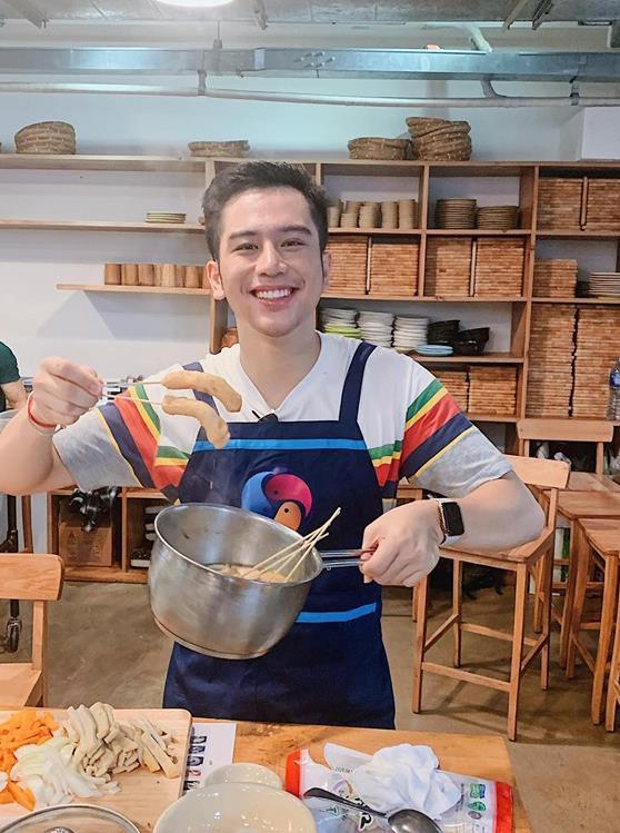 Giang Ơi, Vũ Dino rơi điện thoại trên taxi, bị tài xế lên mạng đe dọa-3