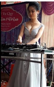 CLIP chất đừng hỏi: Cô dâu lộ vòng một căng tròn, làm DJ cho cả quan viên hai họ quẩy tung chảo-1