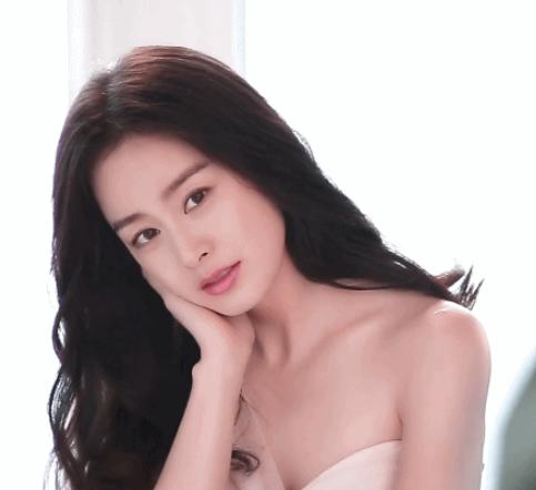 Kim Tae Hee được khen đẹp xuất sắc chẳng khác nữ thần dù đang mang thai lần 2-1