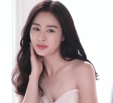 Kim Tae Hee được khen đẹp xuất sắc chẳng khác nữ thần dù đang mang thai lần 2-2