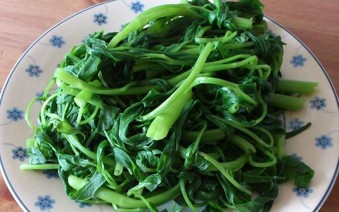 Mẹo luộc rau muống xanh giòn, không bao giờ bị thâm đen-1
