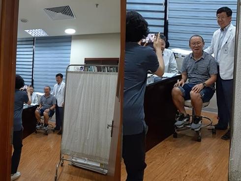 Hậu King's Cup, thầy Park gặp 'căng thẳng' phải vào viện nhưng vẫn cực thân thiện khi được bác sĩ xin chụp ảnh