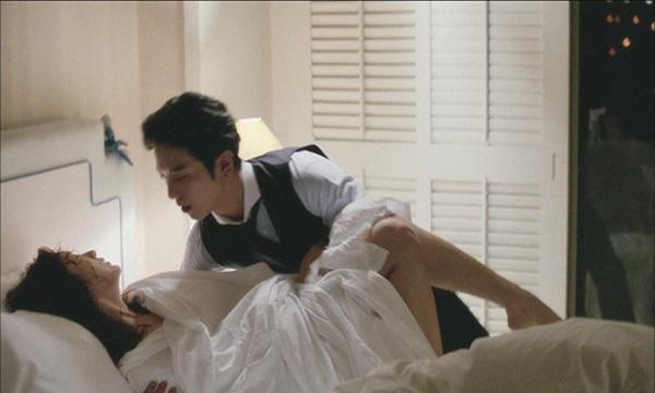 Tìm thấy bao cao su trong thùng rác, tôi lặng người khi chồng sắp cưới quỳ sụp dưới chân-2