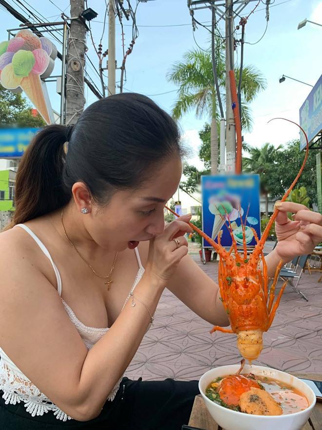 Khánh Thi được chồng trẻ chiều chuộng, bồi bổ bằng món sang chảnh gây sốt ở Cần Thơ-3