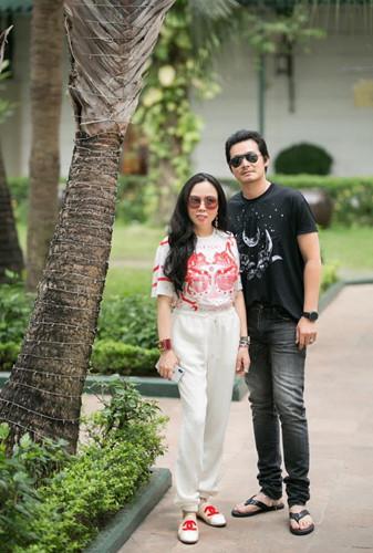 Quách Ngọc Ngoan - Phượng Chanel diện đồ đôi ở sân bay nhưng chẳng khác nào người dưng ngược lối-4