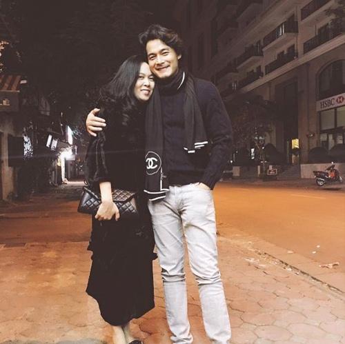 Quách Ngọc Ngoan - Phượng Chanel diện đồ đôi ở sân bay nhưng chẳng khác nào người dưng ngược lối-5