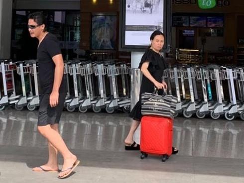 Mặc hàng hiệu như hàng chợ, Phượng Chanel khiến My Sói Thu Quỳnh cũng phải bật cười-16