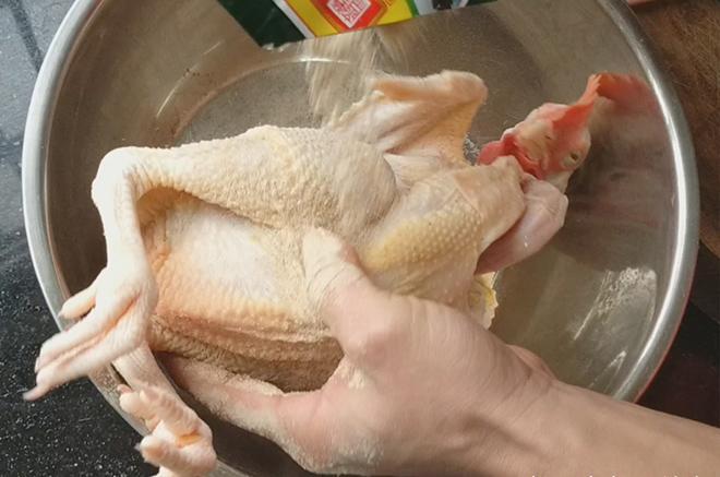 Thả con gà vào nồi cơm điện, 40 phút sau cả nhà được ăn món ngon chưa từng thấy-2