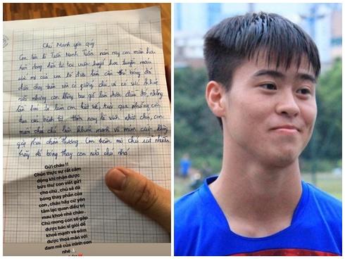 Duy Mạnh hứa với fan nhí bị bệnh: 'Chú sẽ đá bóng thay phần con'