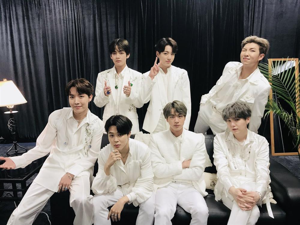 Nam rapper Việt tự cho mình quyền chửi BTS: Chẳng có lý nào tôi không được chửi idol các bạn, lêu lêu-6