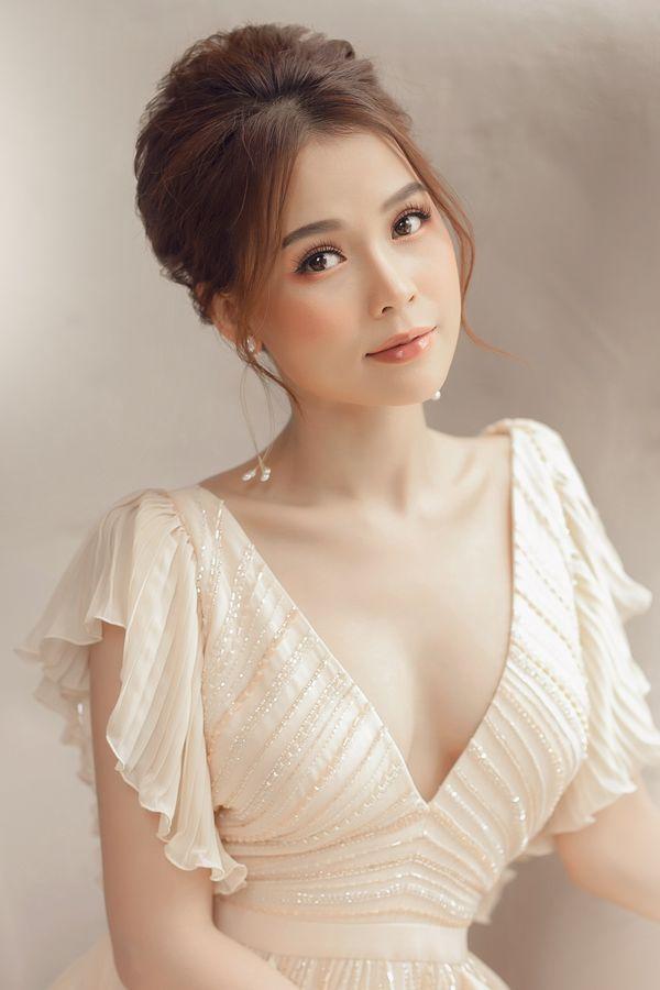 SAO MAKE OVER: Huyền Baby mặt y chang tượng sáp - khóc thét với màn trang điểm của Lê Dương Bảo Lâm-8