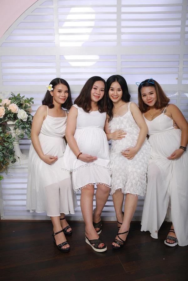 HOT nhất MXH chiều nay: 4 chị em ruột ở Nghệ An khiến người xem kinh ngạc khi khoe ảnh cùng nhau mang bầu-3