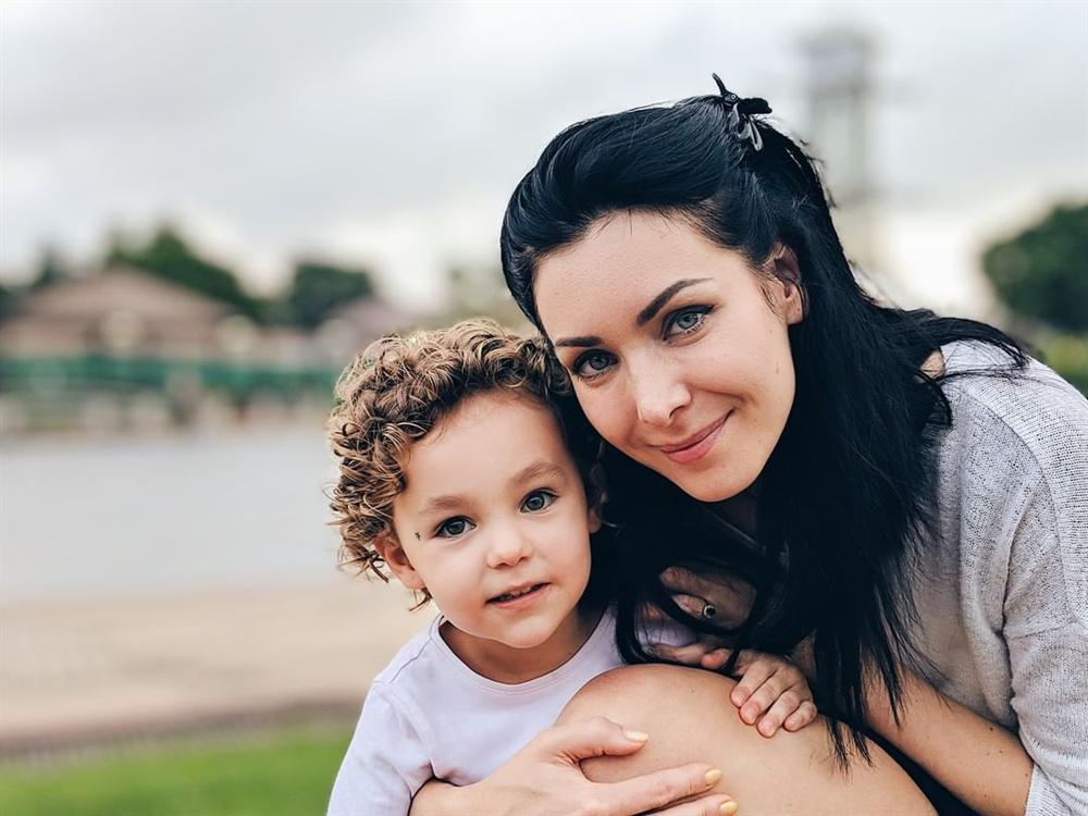 Bản tin Hoa hậu Hoàn vũ 13/6: Đầm body tuyệt đẹp giúp Hoàng Thùy hạ cùng lúc đối thủ Colombia và Philippines-5