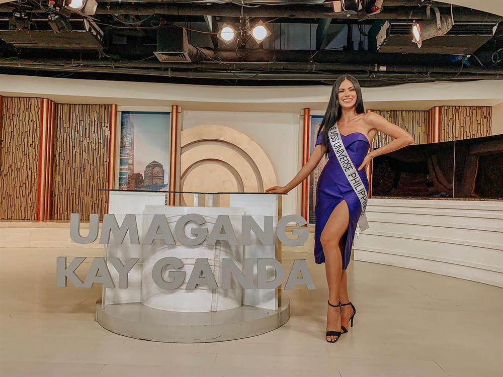 Bản tin Hoa hậu Hoàn vũ 13/6: Đầm body tuyệt đẹp giúp Hoàng Thùy hạ cùng lúc đối thủ Colombia và Philippines-2