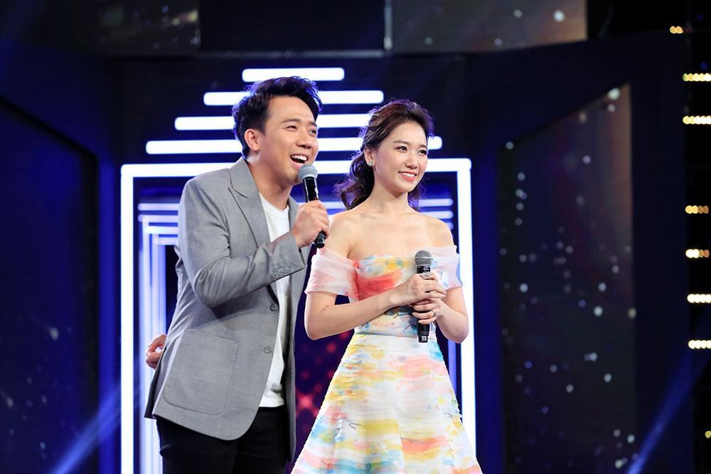 BỆNH NGHỀ NGHIỆP quá nặng: Trấn Thành ngủ say vẫn lẩm bẩm dẫn chương trình khiến Hari Won bật dậy lúc nửa đêm-3