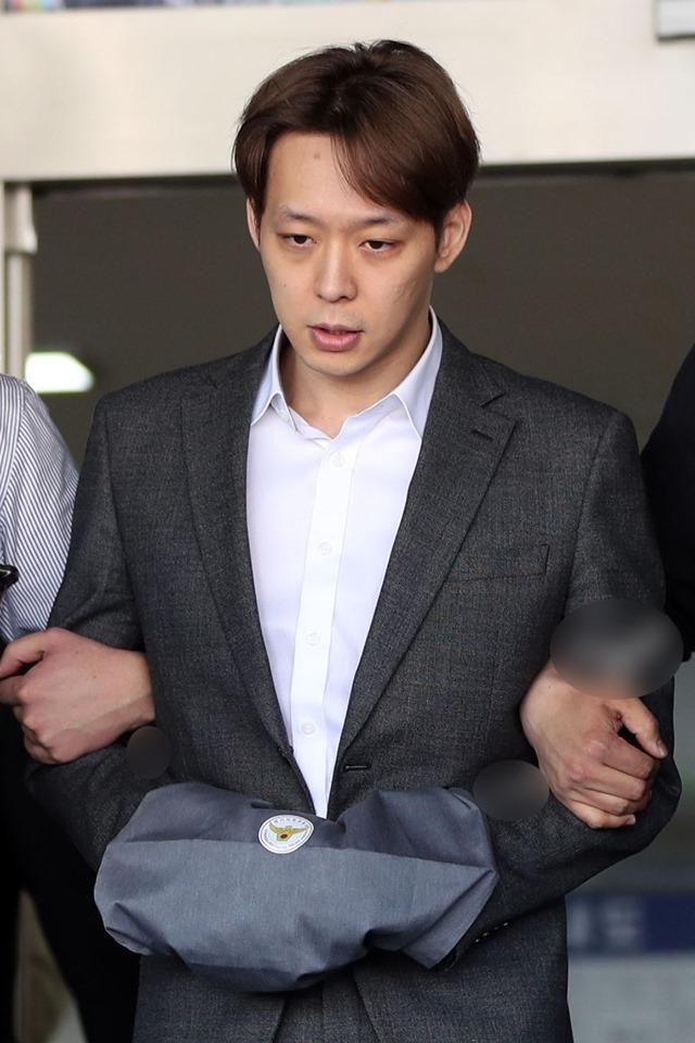 Hoàng tử gác mái Park Yoochun đối diện mức án 18 tháng tù vì mua bán và sử dụng ma túy-1