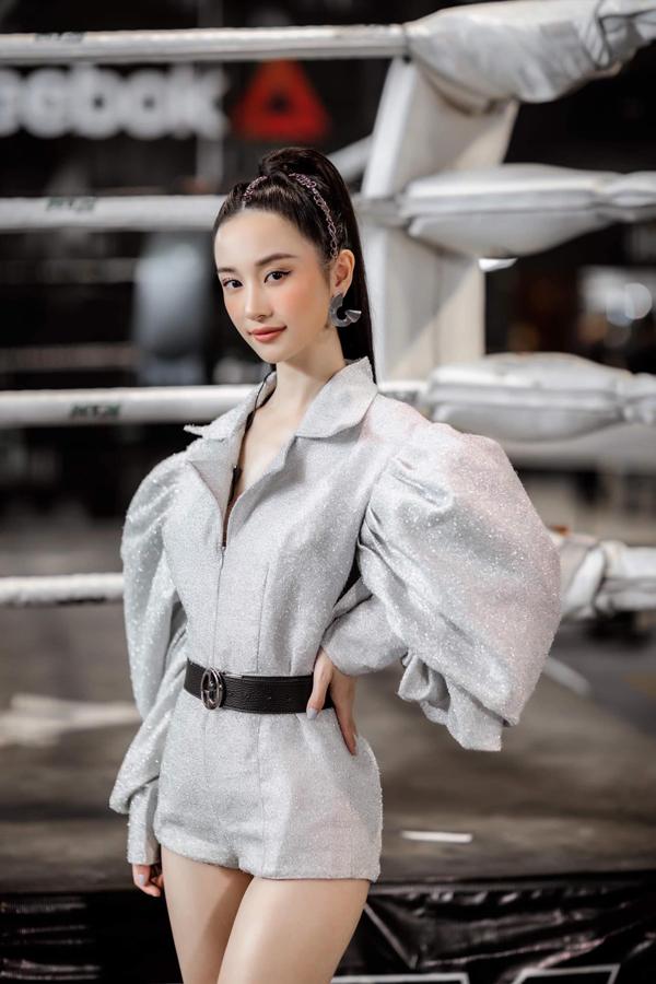 SAO MẶC XẤU: Phượng Chanel dát hàng hiệu mà bị ví như bà nội trợ - Yaya Trương Nhi sến sẩm lộ bụng mỡ-7