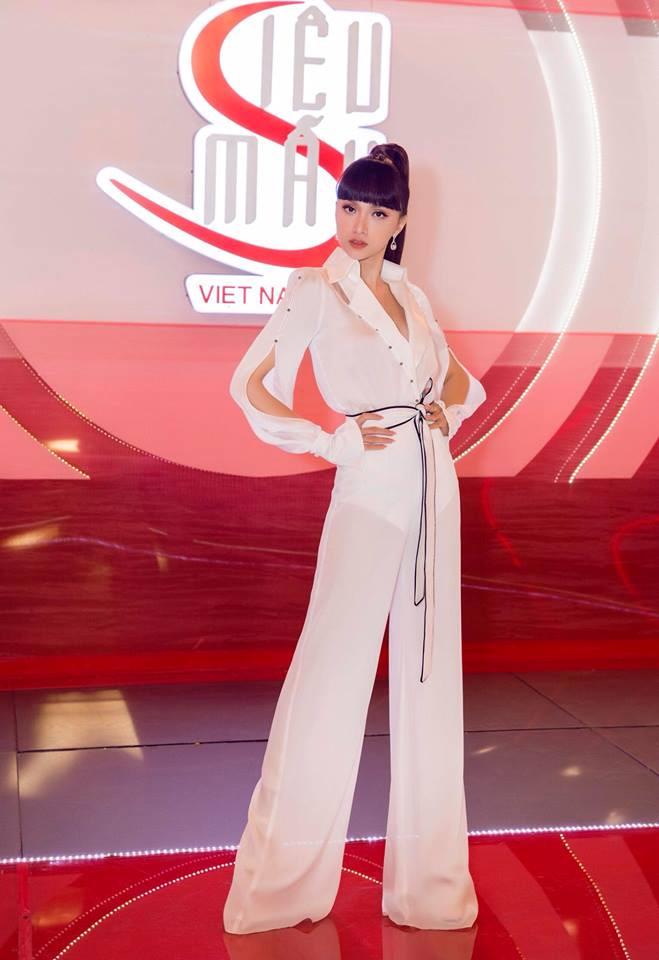 Phản ứng cực nhanh mỗi lần bị chê kém nghề, Hương Giang được mệnh danh mỹ nhân đuổi scandal giỏi nhất showbiz Việt-3