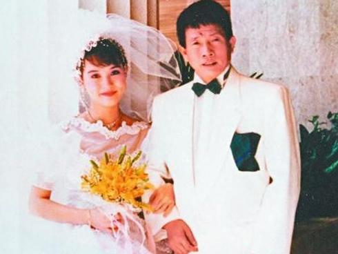 Cô gái gốc Việt xinh đẹp cỡ nào mà được Hoàng tôn đất nước siêu giàu quỳ xuống cầu hôn?-14