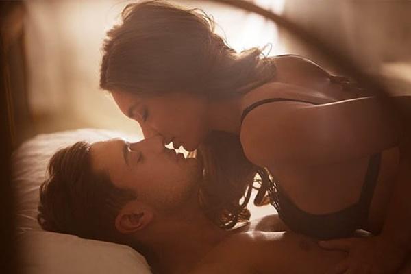 Trai bao tiết lộ mánh nghề đỏng đảnh khiến phụ nữ mê mệt-1