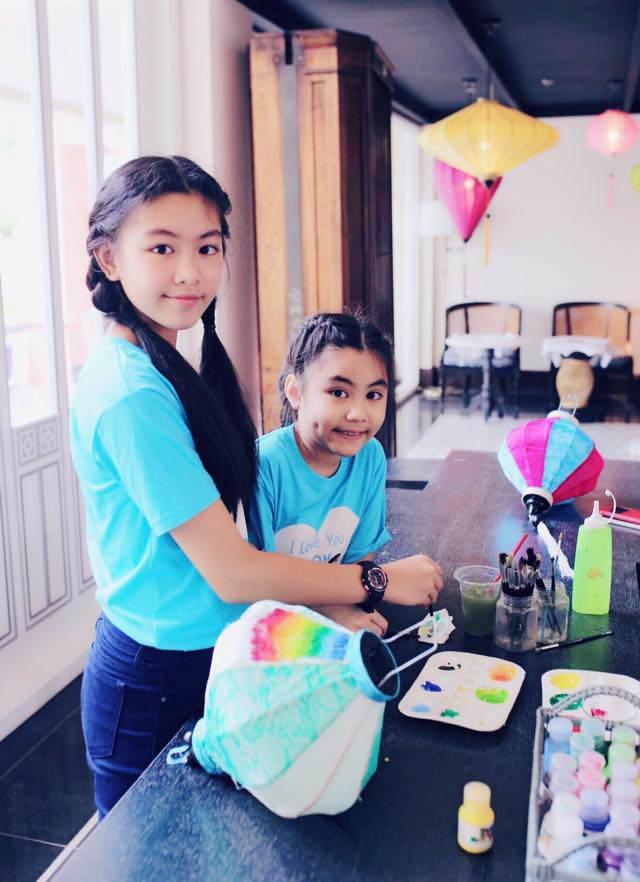 Cao như Hoa hậu, hai con gái của Quyền Linh còn có gout ăn mặc đồng điệu-7